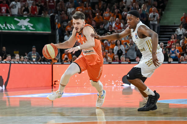 后卫来说 后卫来说