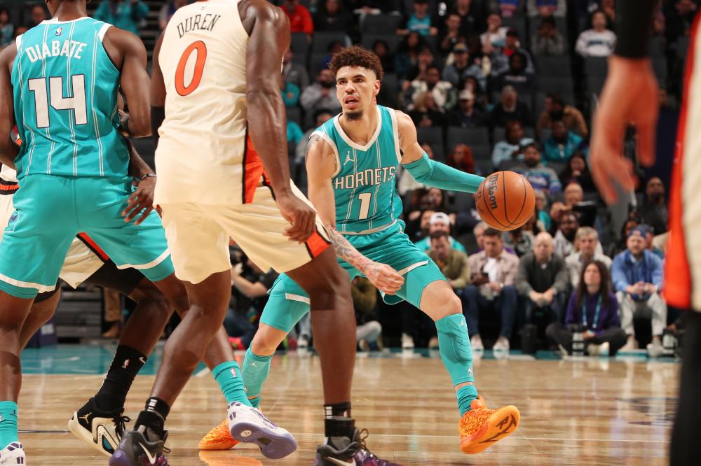 始终处于下 始终处于下