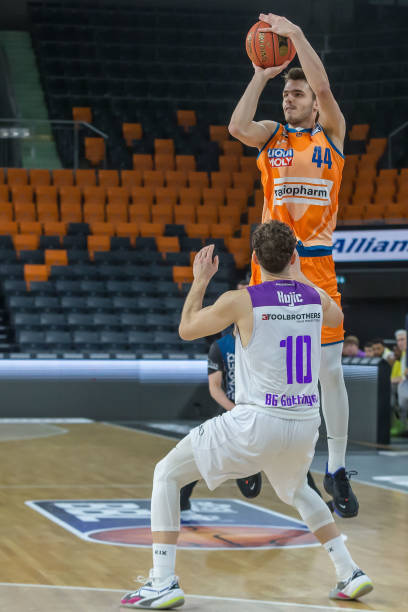 约极具争议 约极具争议